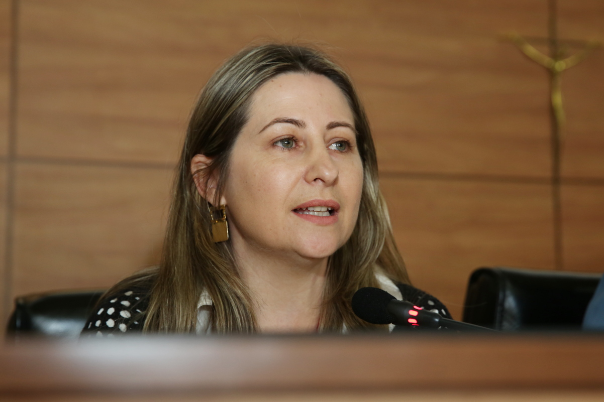 Em 8 meses, Câmara gasta 56% do orçamento de R$ 140 milhões 