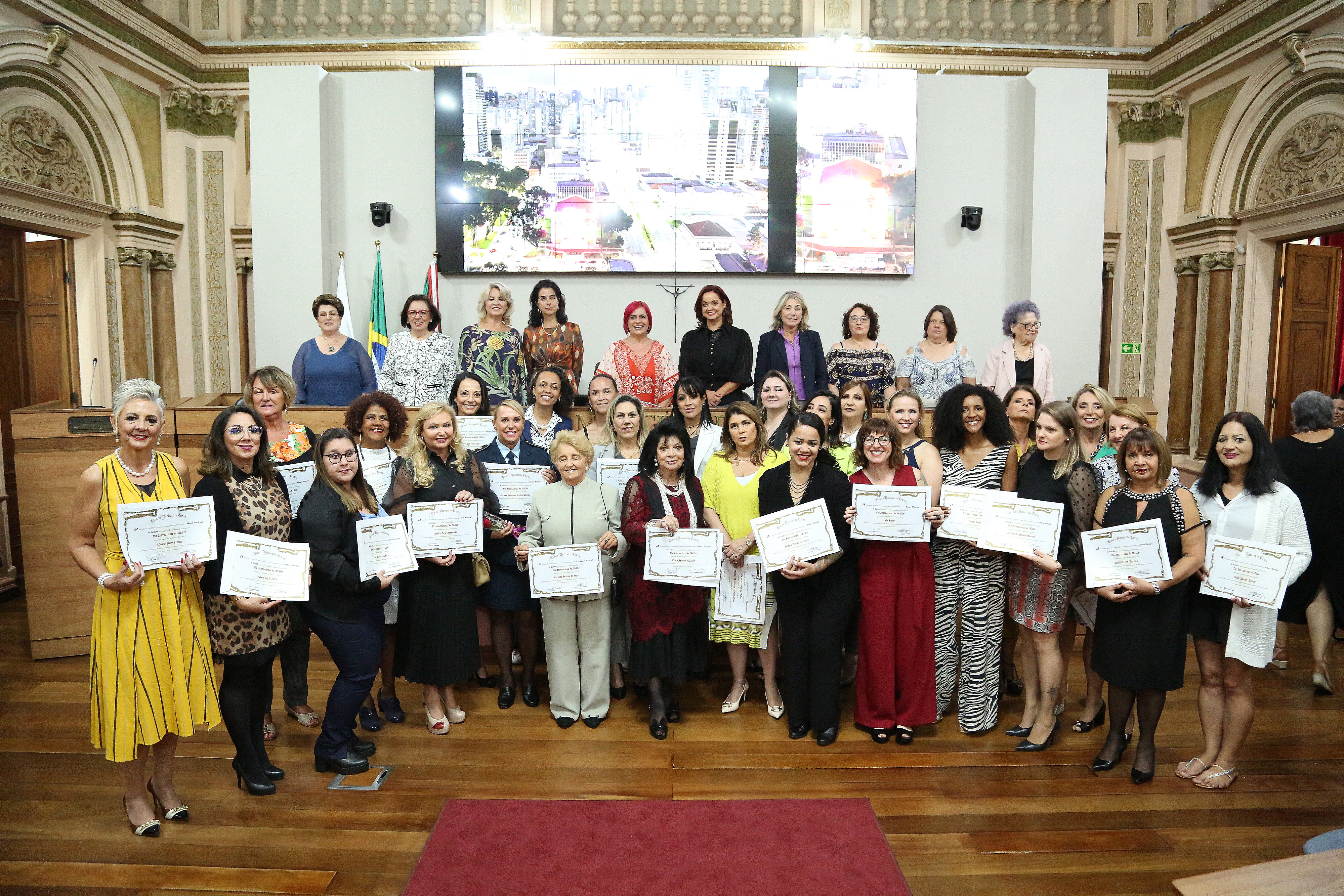 Em alusão ao Dia da Mulher, Câmara homenageia 29 personalidades
