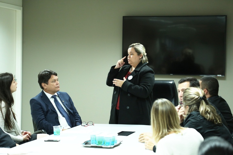 Em Curitiba, secretária nacional anuncia permanência do Conselho da Pessoa com Deficiência
