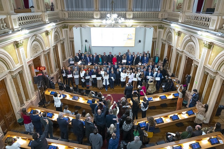 Em sessão solene, Câmara celebra Dia do Médico