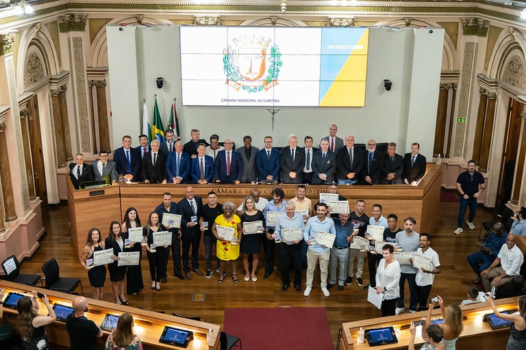 Em sessão solene, Câmara de Curitiba entrega o Prêmio Mérito Esportivo 2024