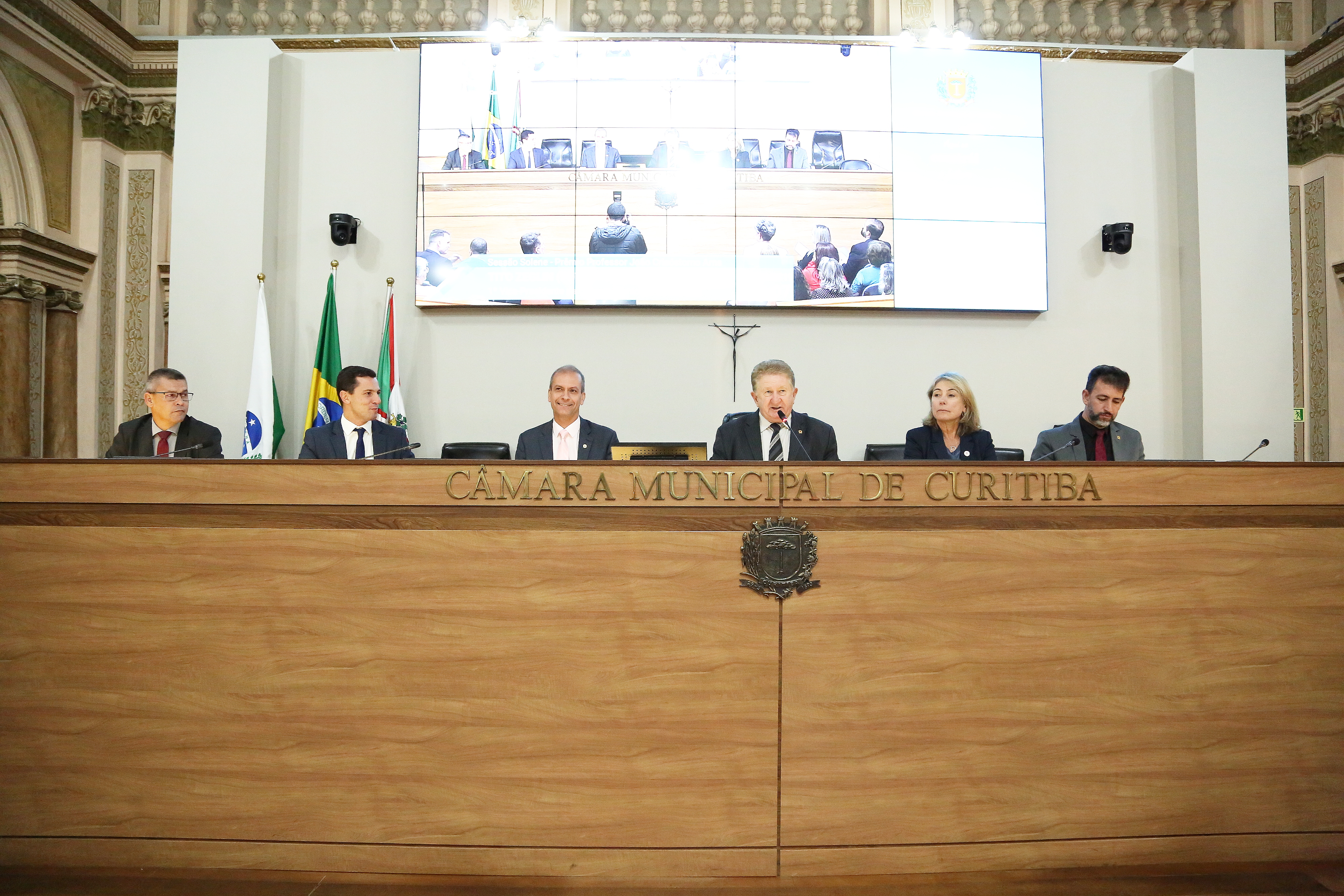 Em sessão solene, CMC premiou destaques da Educação e Cultura 