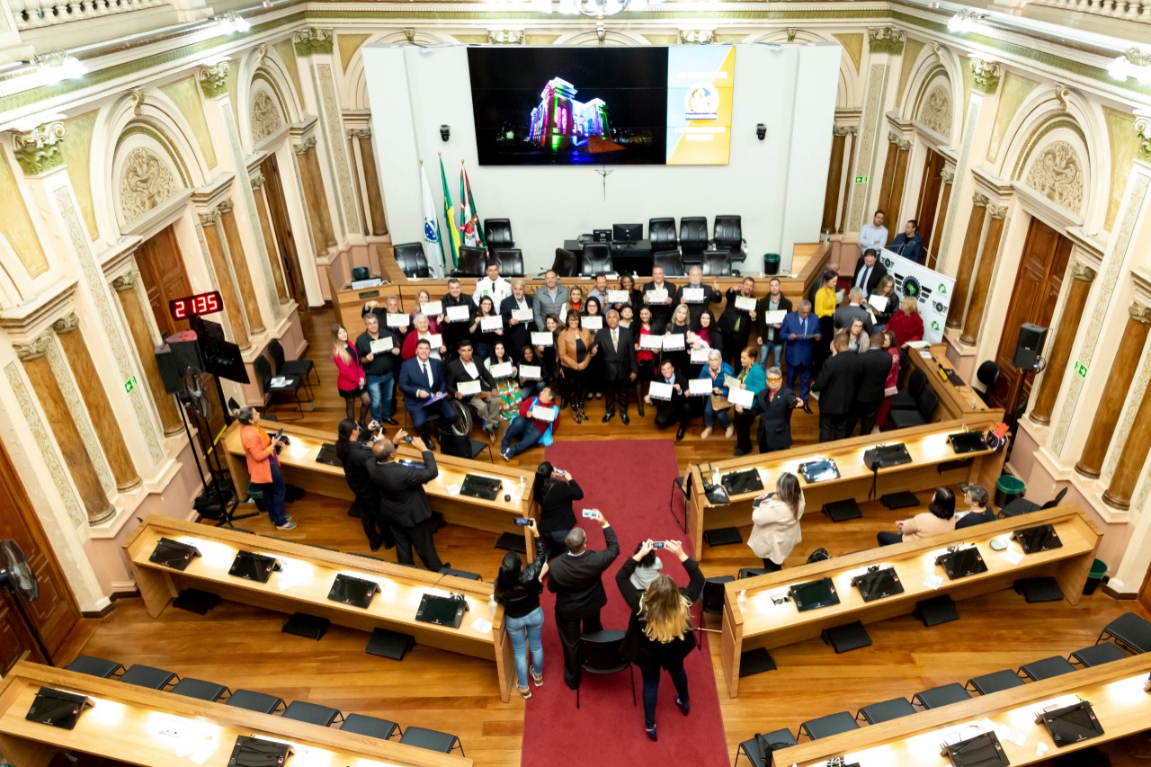 Em solenidade, Câmara exalta a passagem do Dia do Trabalho