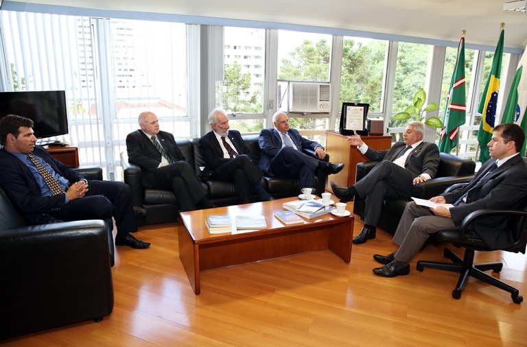 Em visita à Câmara, entidades questionam feriados na Copa