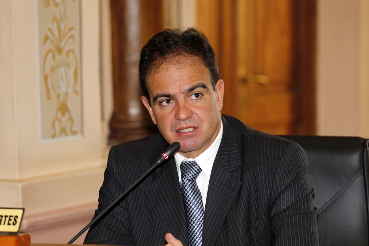 Embarque em micro-ônibus pode ser limitado a cartão transporte