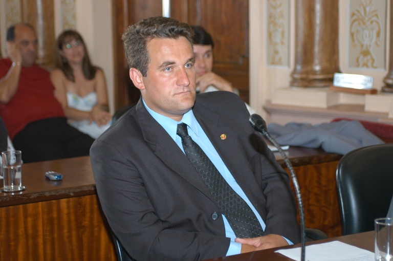 Emenda ao orçamento garante quadra coberta 