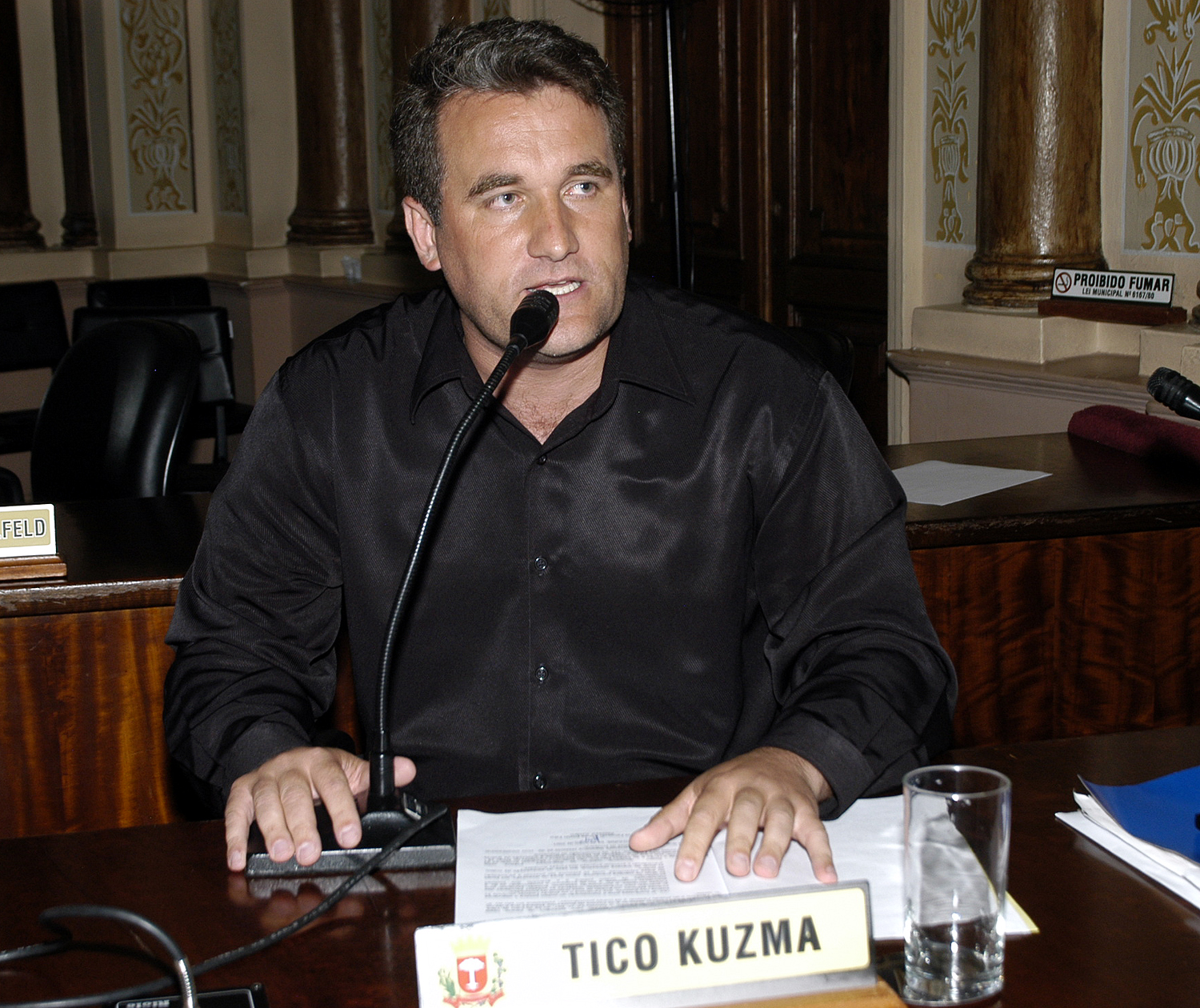 Emenda atendida garante segurança em shopping  