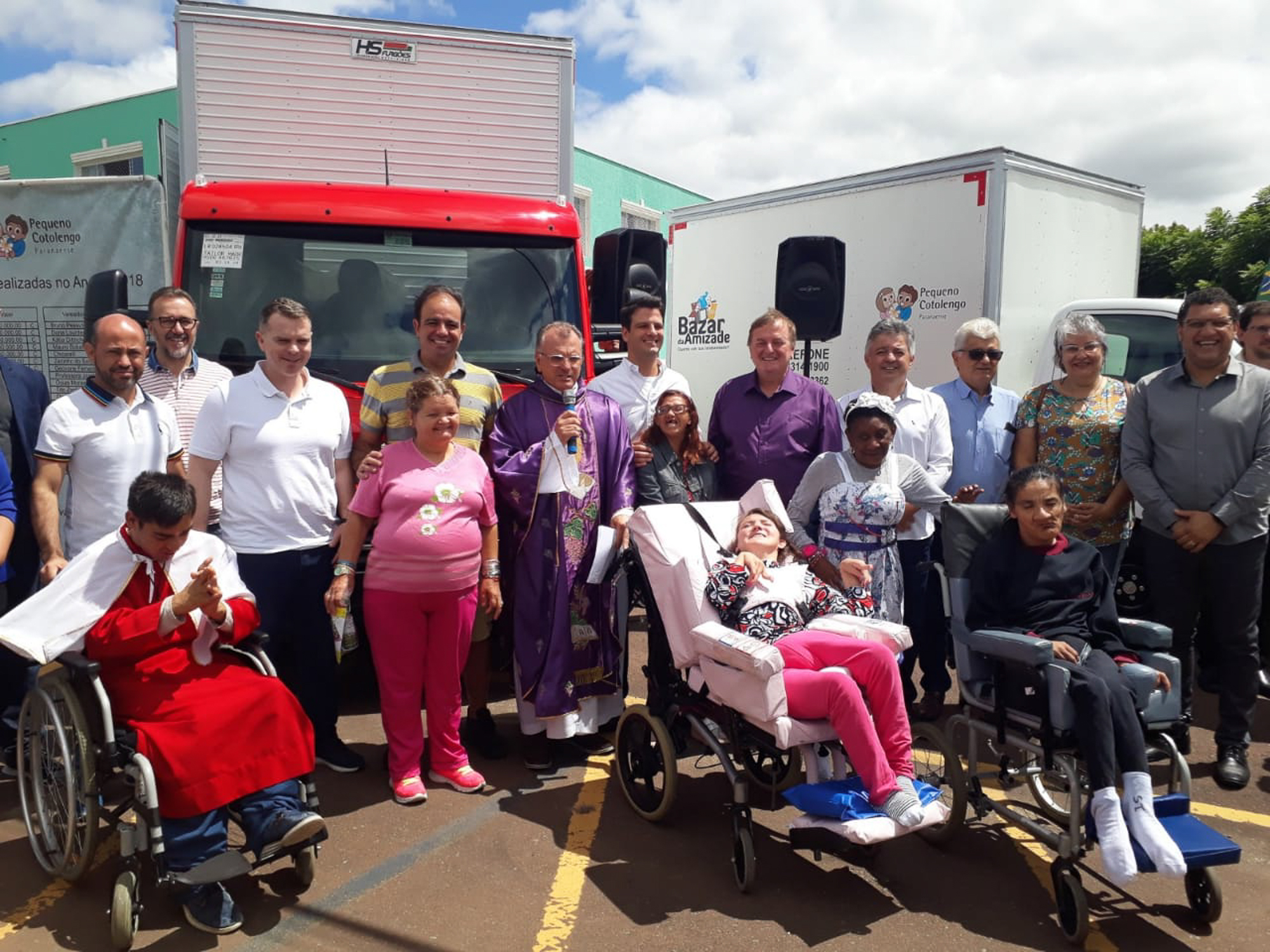 Emendas dos vereadores viabilizam dois caminhões ao Pequeno Cotolengo