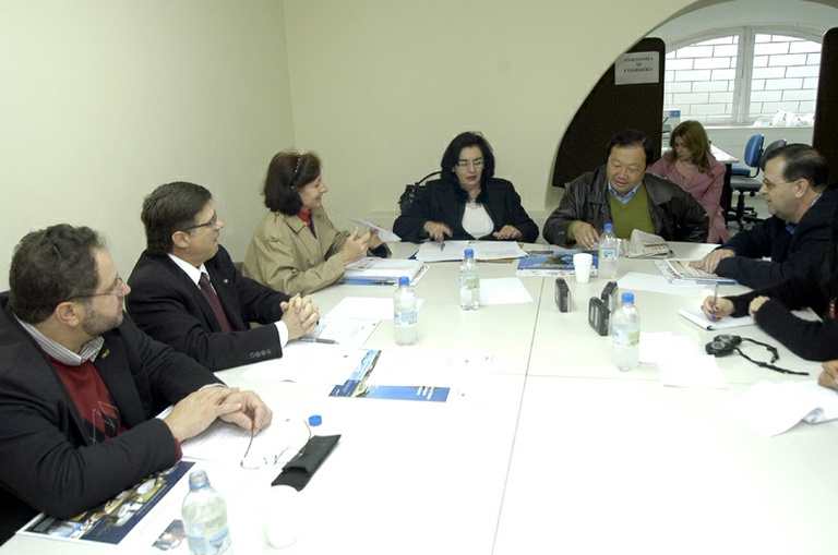 Empresários querem local de múltiplo uso no Barigüi 