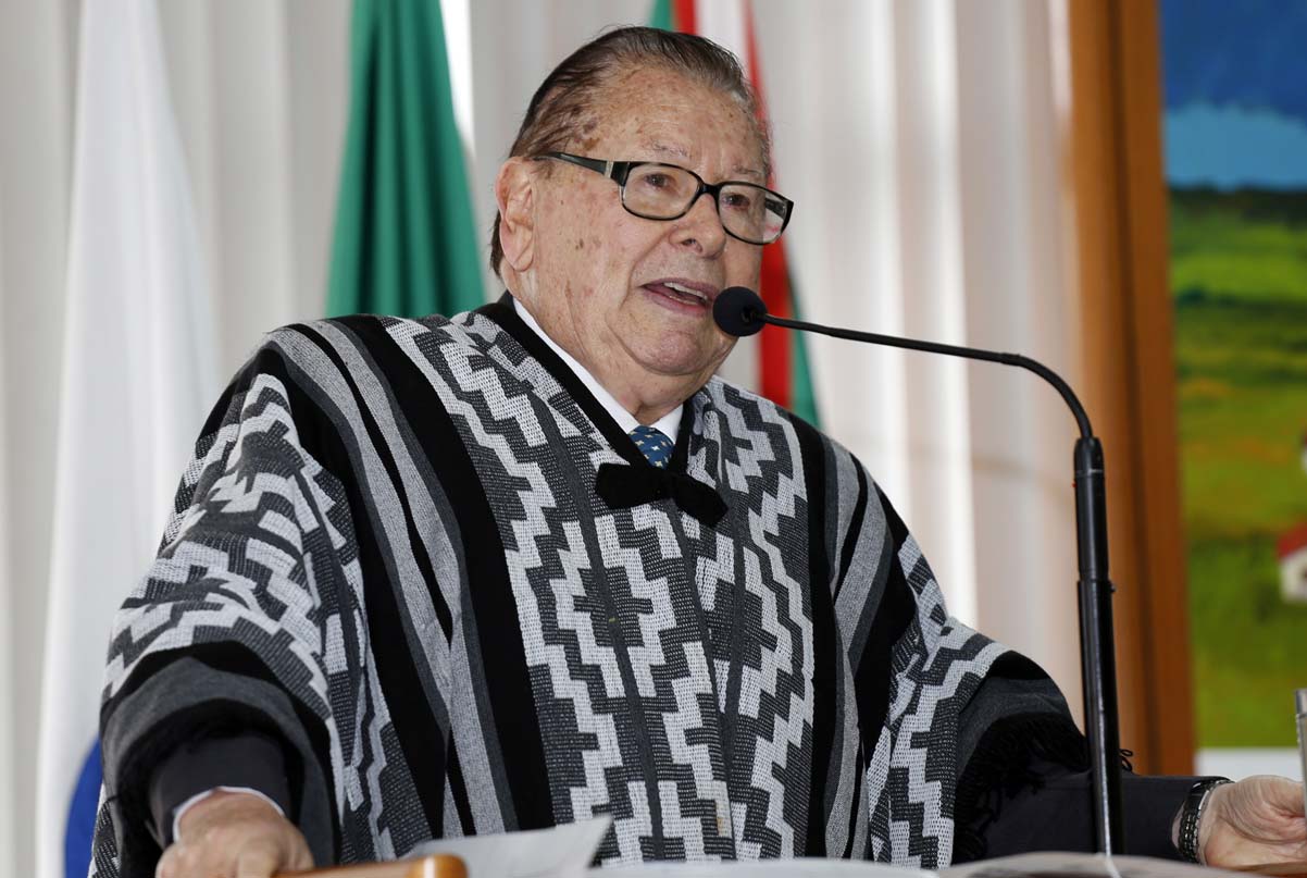 "Encontro com as raízes" traz estudantes para a Tribuna Livre  