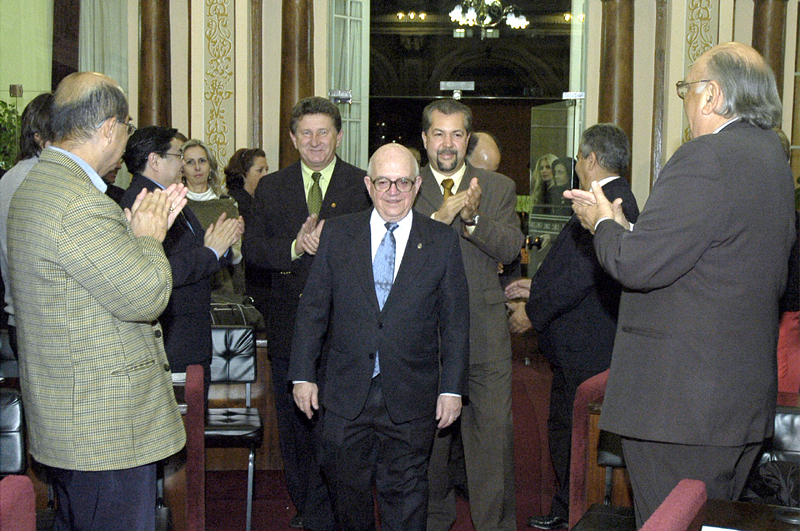 Engenheiro civil ganha homenagem da Câmara 