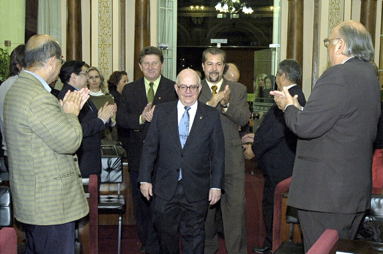 Engenheiro civil ganha homenagem da Câmara 