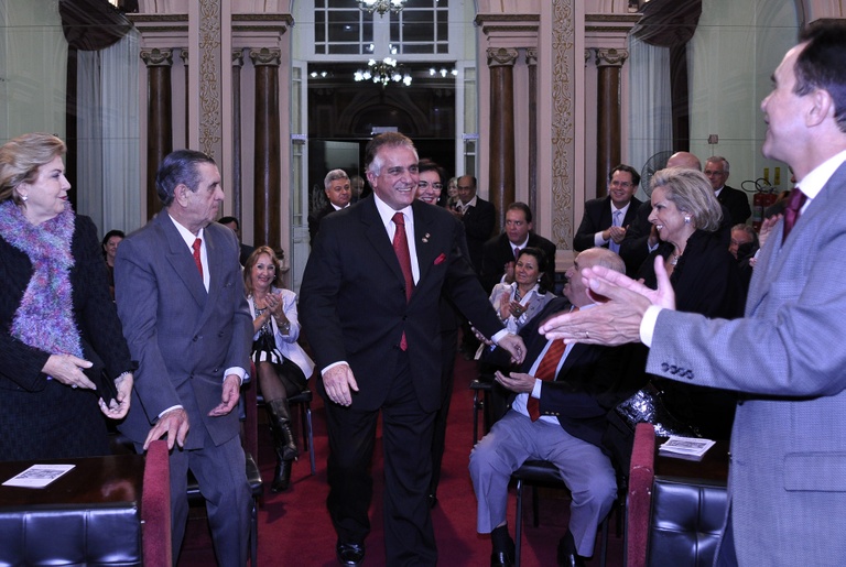 Engenheiro recebe título de cidadão honorário 