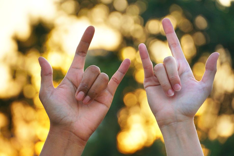 Ensino de Libras pode ser ampliado nas escolas municipais