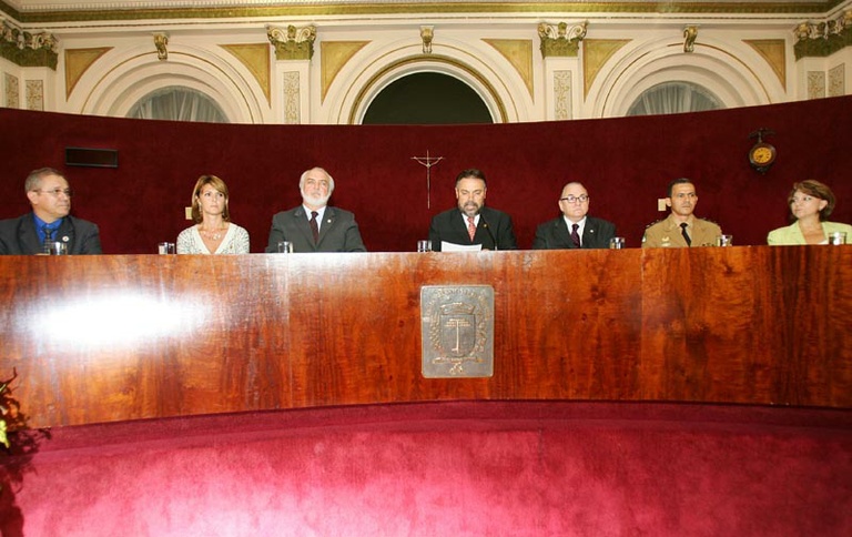 Entrega de prêmios marca o aniversário da cidade 