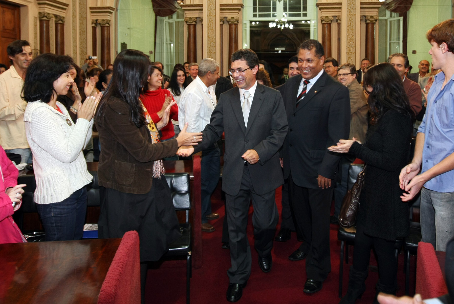 Entrega de título a Cid Cordeiro reúne trabalhadores 