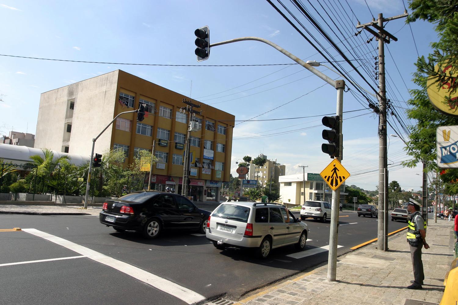 Erasto Gaertner ganha semáforo para pedestres 