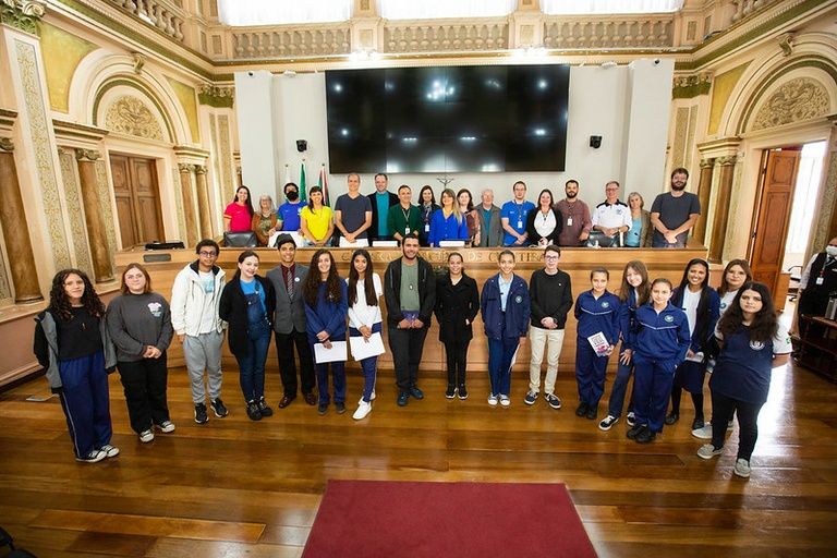 Escola do Legislativo retoma Parlamento Jovem, parceria com o TRE-PR