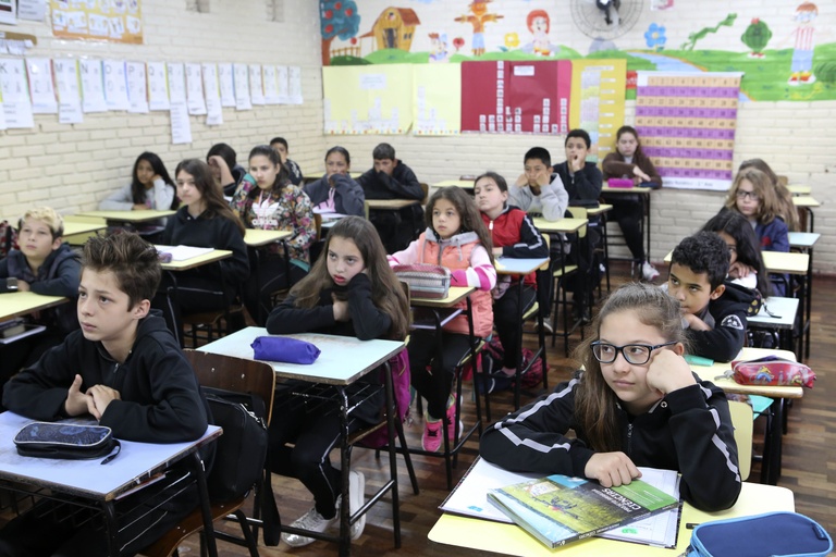 Escolas de Curitiba podem ter campanha contra pobreza menstrual