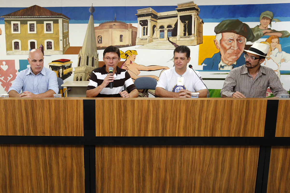 Escolas de samba pedem revisão da "Lei do Carnaval"