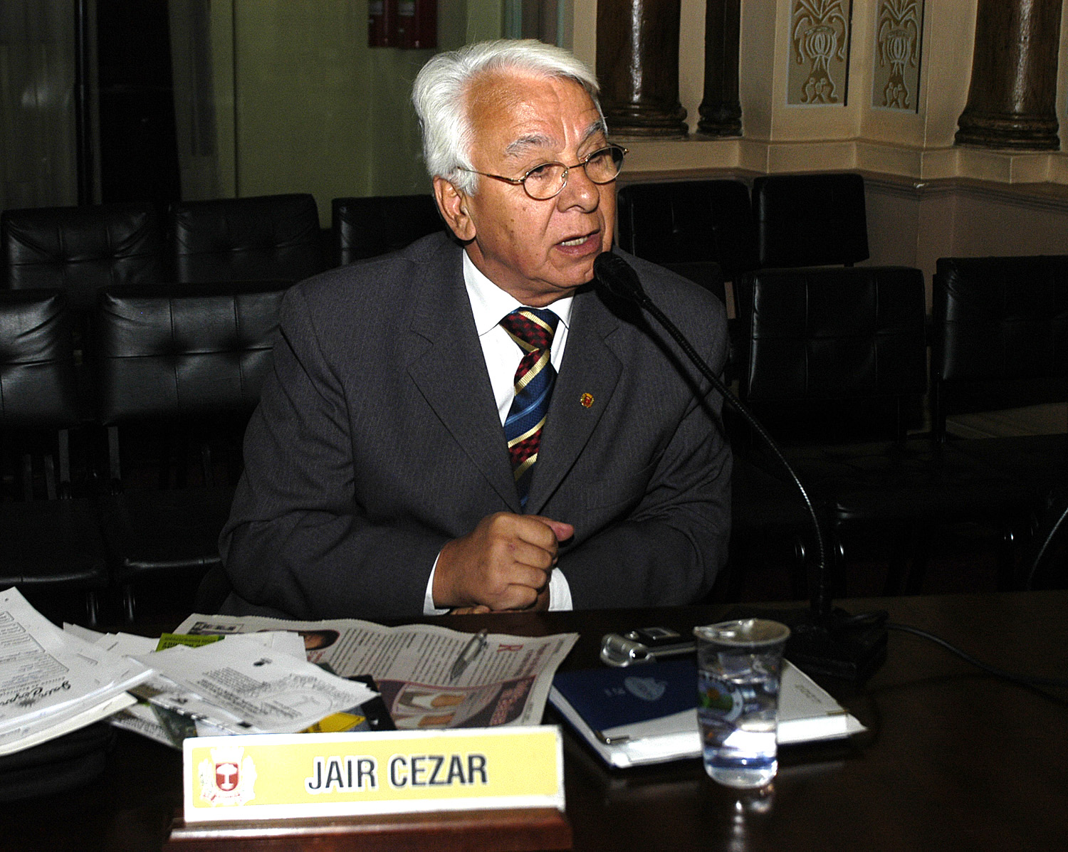 Escolas devem ter assistentes sociais 