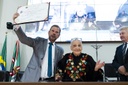 Escritora Liamir Santos Hauer recebe o título de Vulto Emérito Escritora Liamir Santos Hauer recebe o título de Vulto Emérito