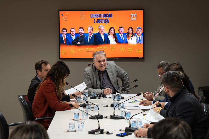 Está superendividado? CCJ aprova proposta para avisos fixos no comércio