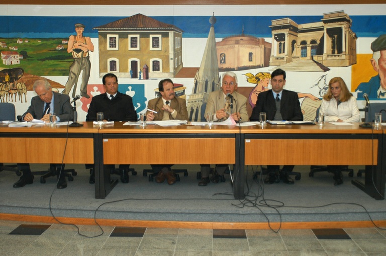 Estacionamento gratuito discutido em seminário 