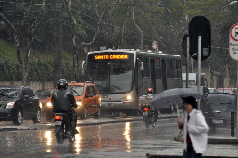 Estacionamentos privados poderão ter vagas para motos 
