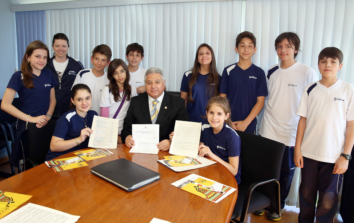 Estudantes apresentam carta em apoio ao feriado da Consciência Negra 