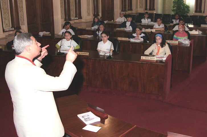 Estudantes conhecem a Câmara de Curitiba 