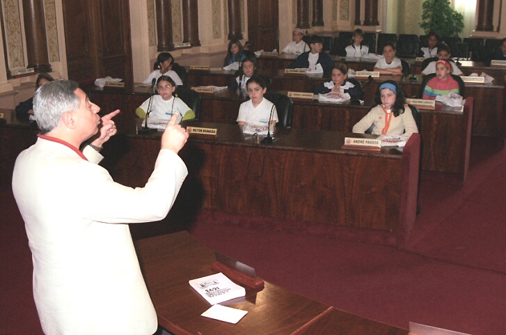 Estudantes conhecem a Câmara de Curitiba 