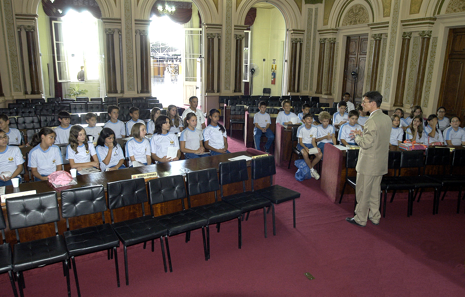 Estudantes conhecem atividades da Câmara 