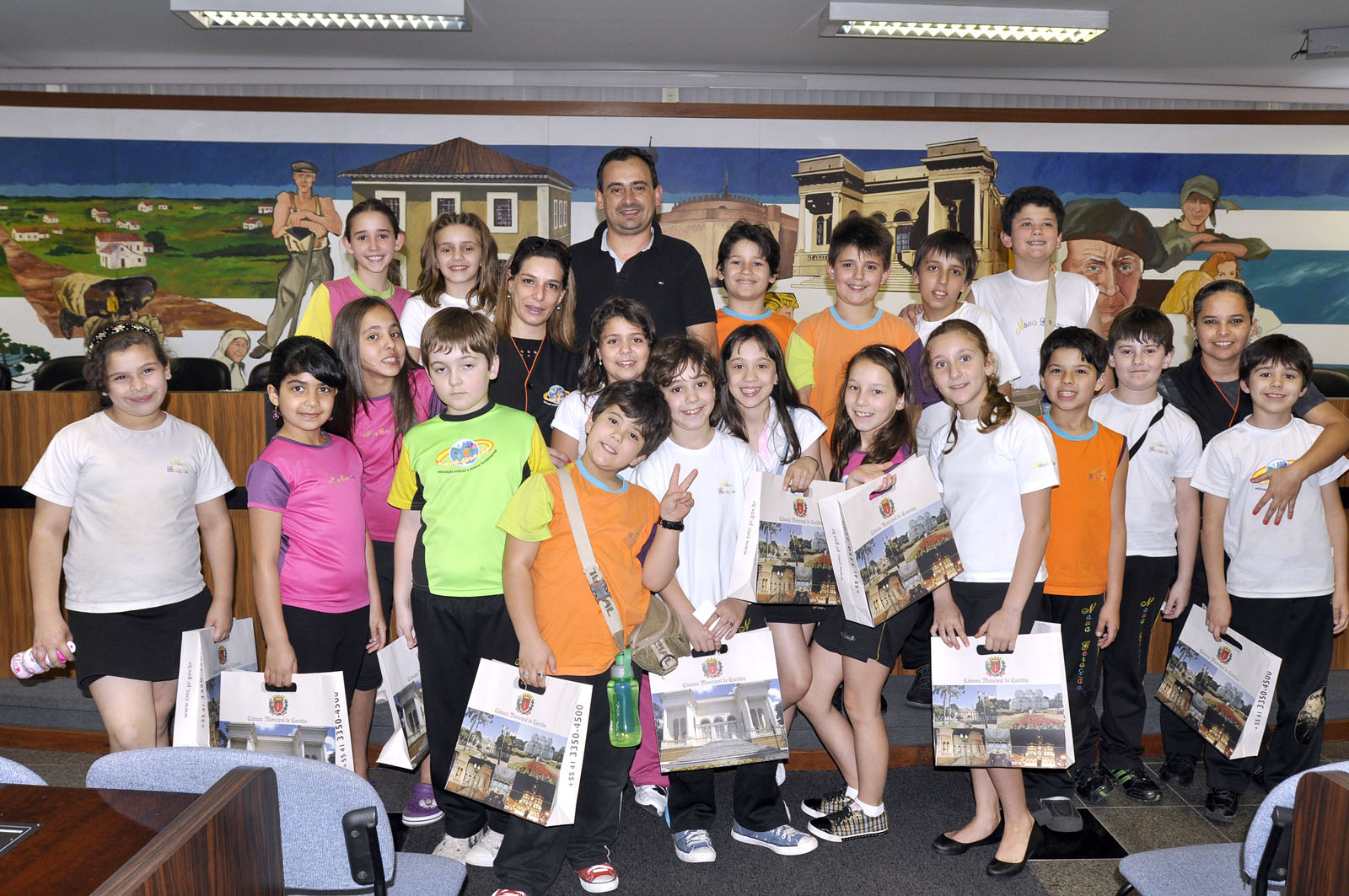 Estudantes conhecem o funcionamento da Câmara 