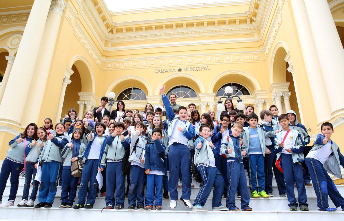 Estudantes de escola adventista conhecem a Câmara Municipal 