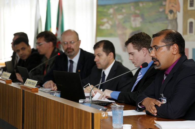 Ex-presidente do ICI nega que o instituto seja mero repassador de serviços 