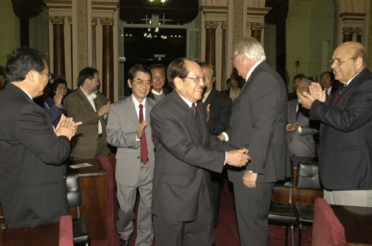 Ex-vereador recebe cidadania curitibana 