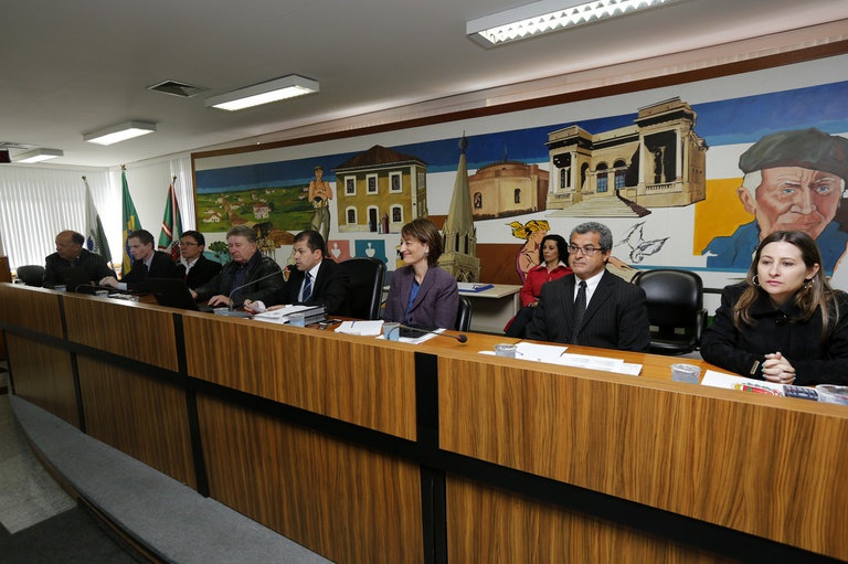 Executivo fechou 1º quadrimestre com superavit de R$ 419,5 mi