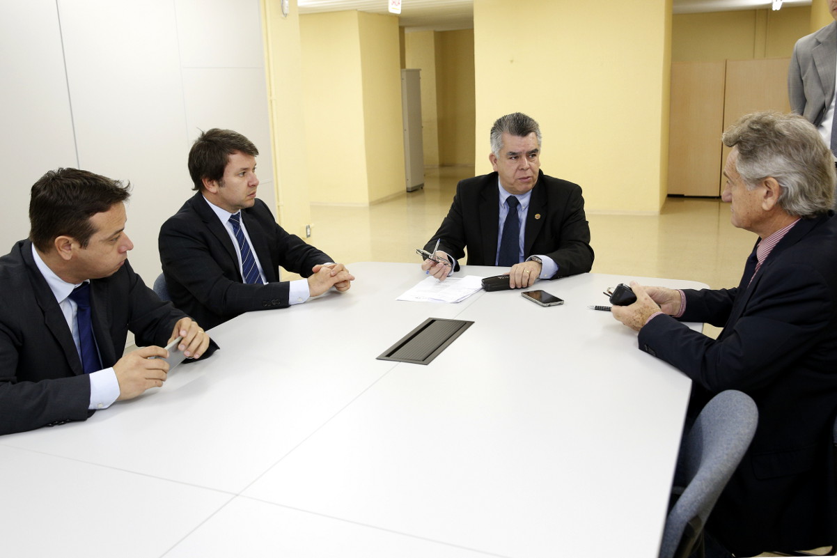 Exibição de vídeos antidrogas em shows tem aval das comissões