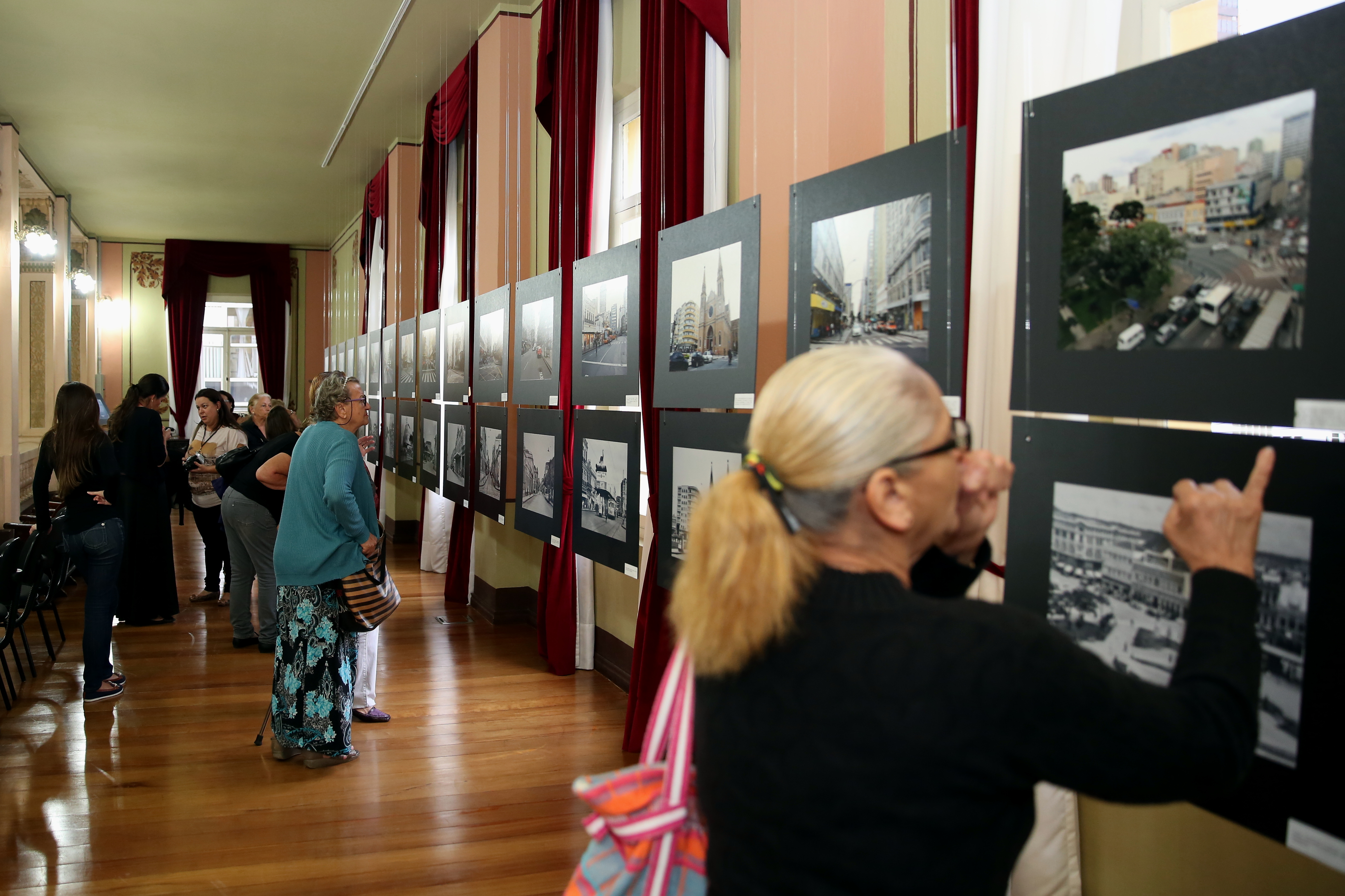 Exposição Curitiba Ontem e Hoje se despede do Palácio Rio Branco nesta sexta
