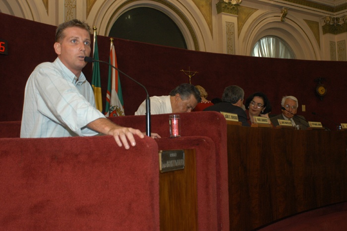 Fábio Camargo quer segurança e pavimentação 