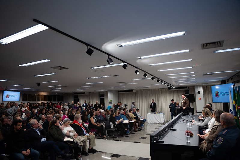 Feirantes de Curitiba são homenageados no Dia Mundial do Artesão