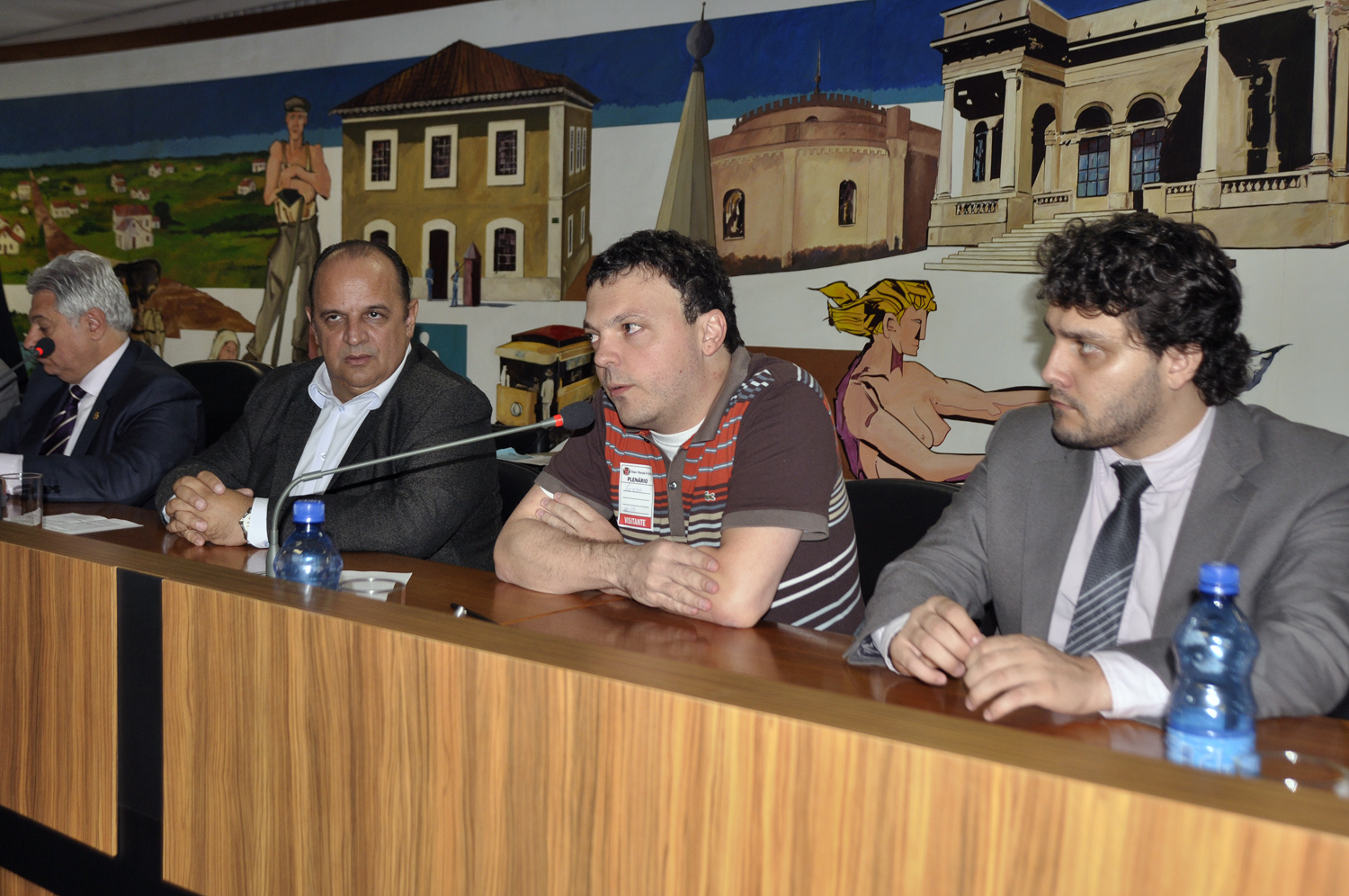 Festival de Teatro de Curitiba recebe destaque em plenário