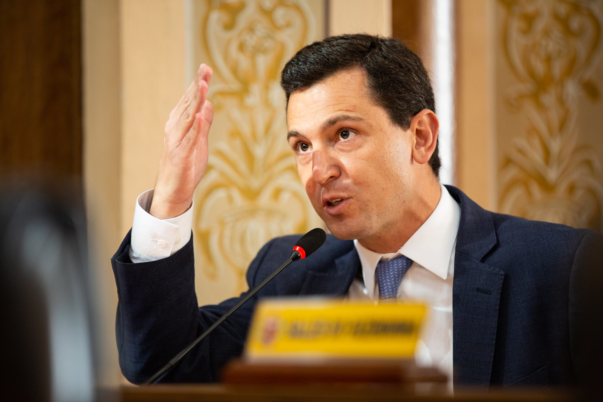 Fim da obrigação de distanciamento nas filas será votado em urgência