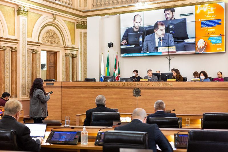 Horário comercial flexível pode ser votado em plenário, decide Economia