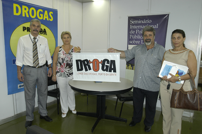 Força-tarefa discute questões sobre drogas 