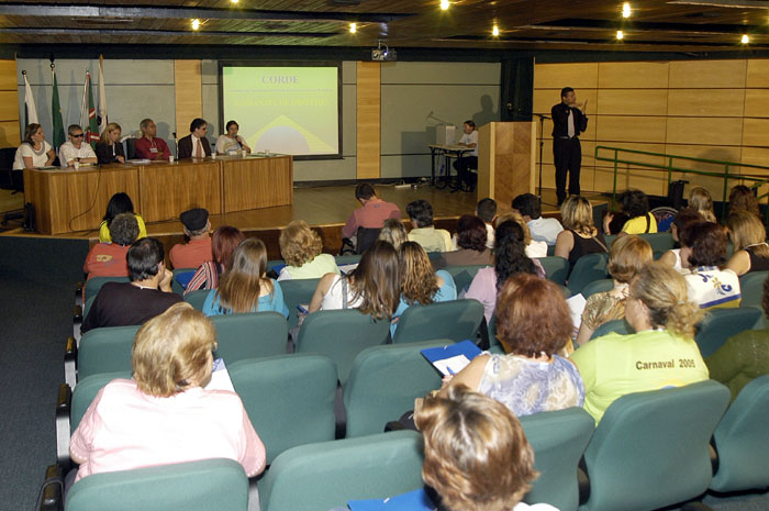 Fórum defende cidadania a portador de deficiência 