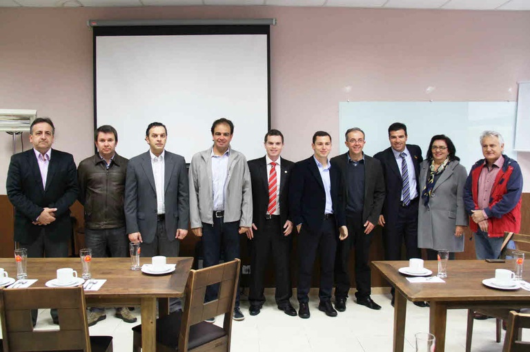 Frente Parlamentar realiza primeira reunião com Abrasel  