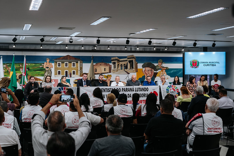 Frentistas pedem “políticas públicas de segurança” em Curitiba