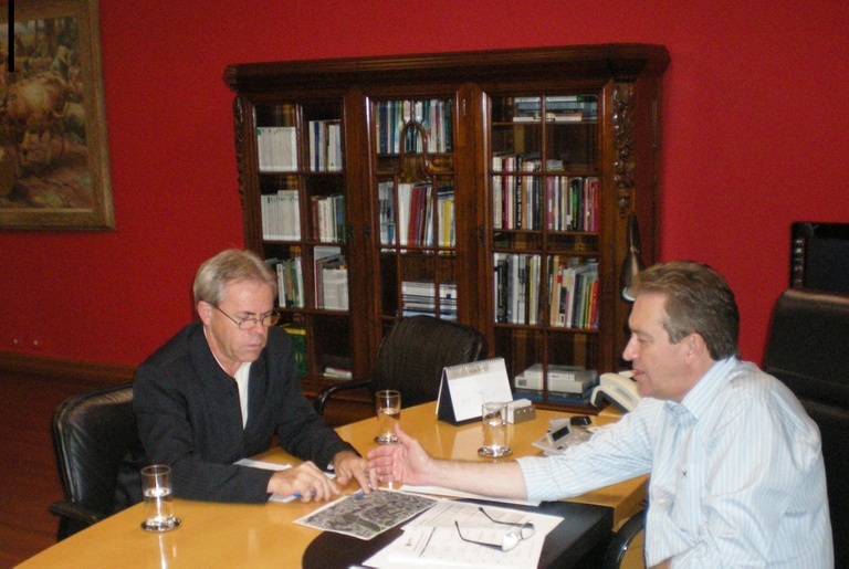 Frote e Ducci conversam sobre novo parque na cidade 